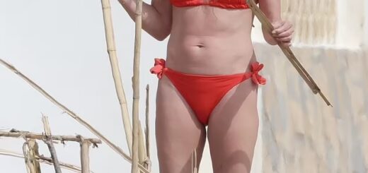 Cat Deelay in Coral Bikini