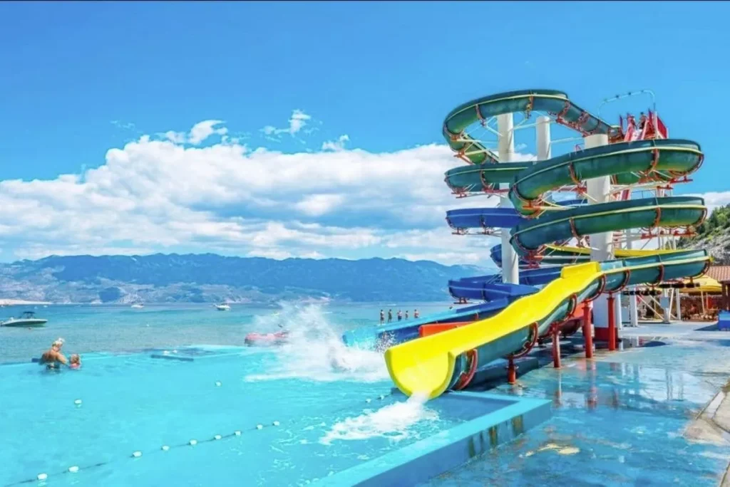 Heartbreaking Tragedy: Toddler Dies After Fall From Dad’s Arms on Waterpark Slide
